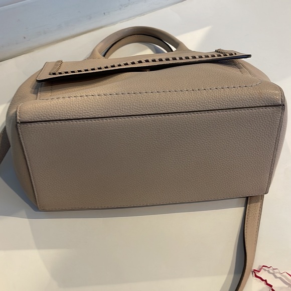 Kate Spade Tote/ Crossbody Handbag in great condition, very clean - Picture 8 of 8